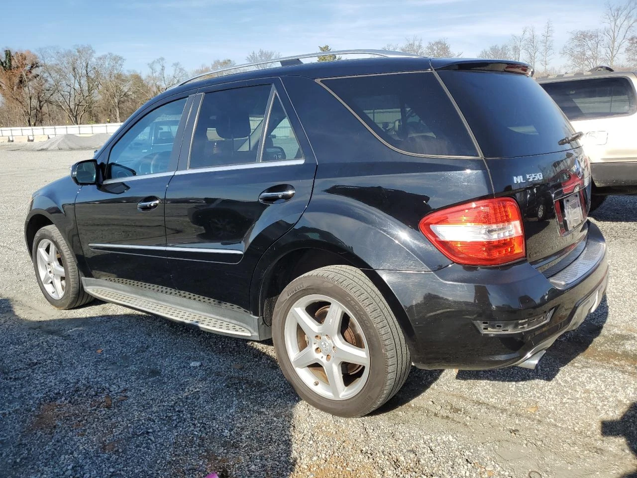 Mercedes-Benz ML 550 4MATIC/ПОДГРЕВ/КАМЕРА/PANO/NAVI - изображение 4