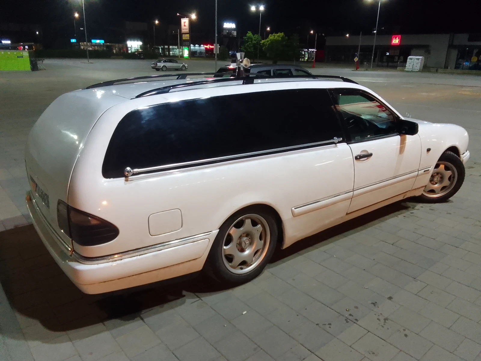 Mercedes-Benz E 230 КАТАФАЛКА - изображение 3
