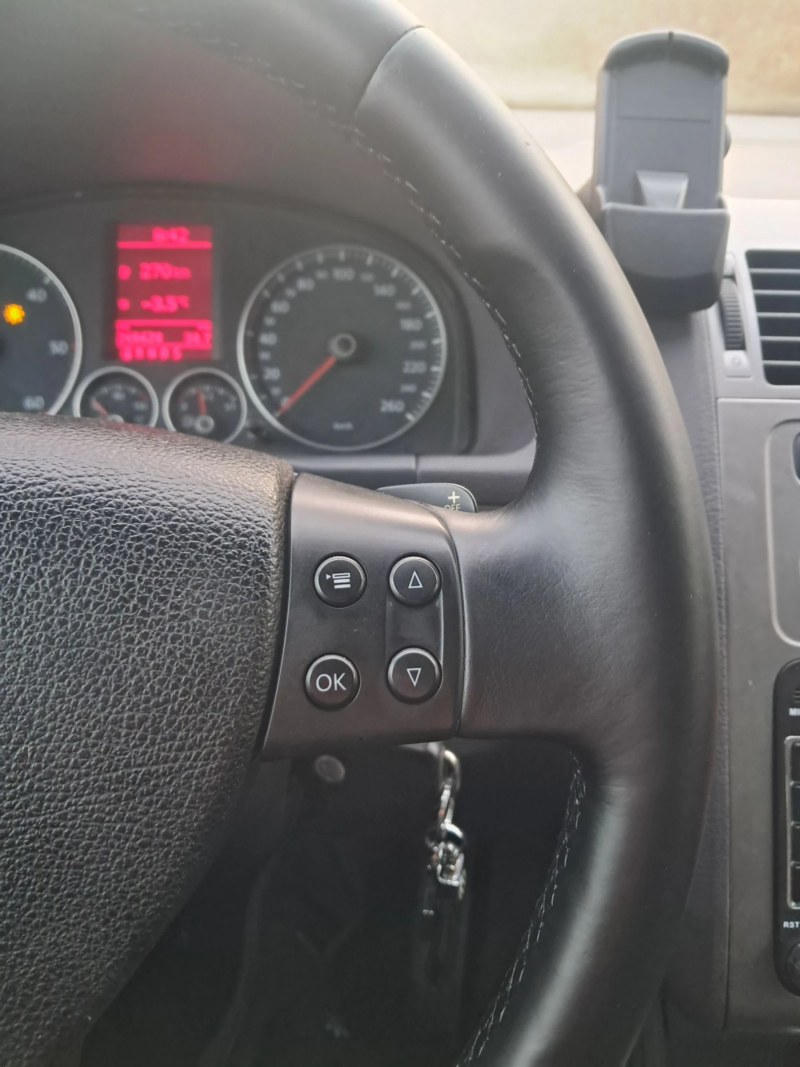 VW Touran 2.0TDI 170+ CROSS | Mobile.bg � ����������� 12