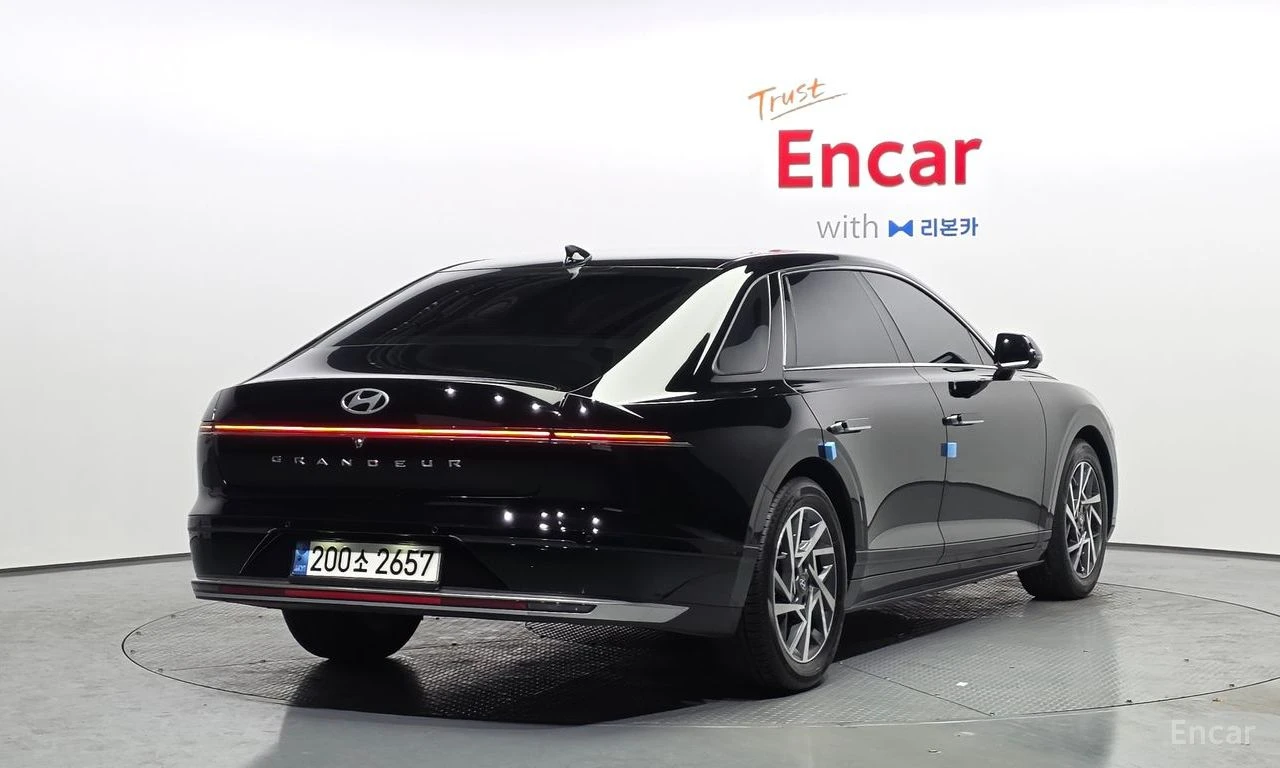 Hyundai Grandeur 3.5* EXCLUSIVE* 360CAMERA* DRIVE-ASSIST* DIGITAL* , снимка 3 - Автомобили и джипове - 54609549