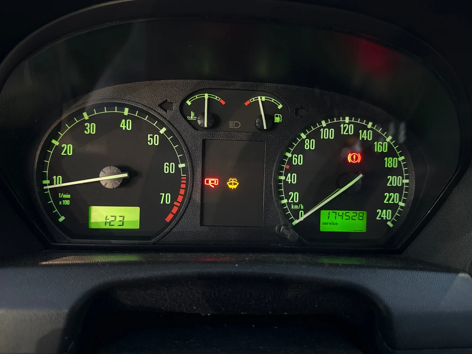 Skoda Fabia, снимка 8 - Автомобили и джипове - 54634874