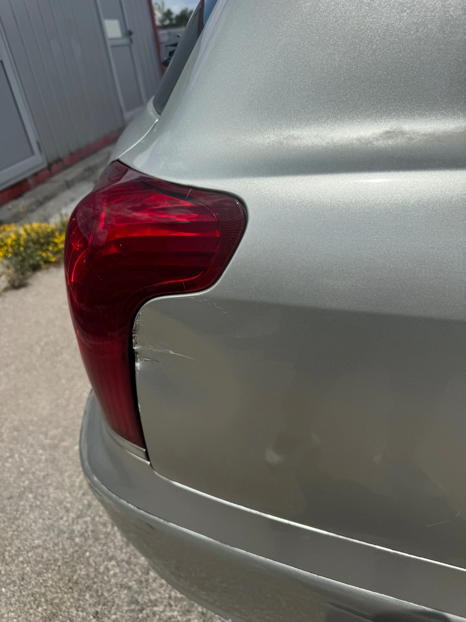 Toyota Avensis 2.4 VVTI, снимка 8 - Автомобили и джипове - 54837852