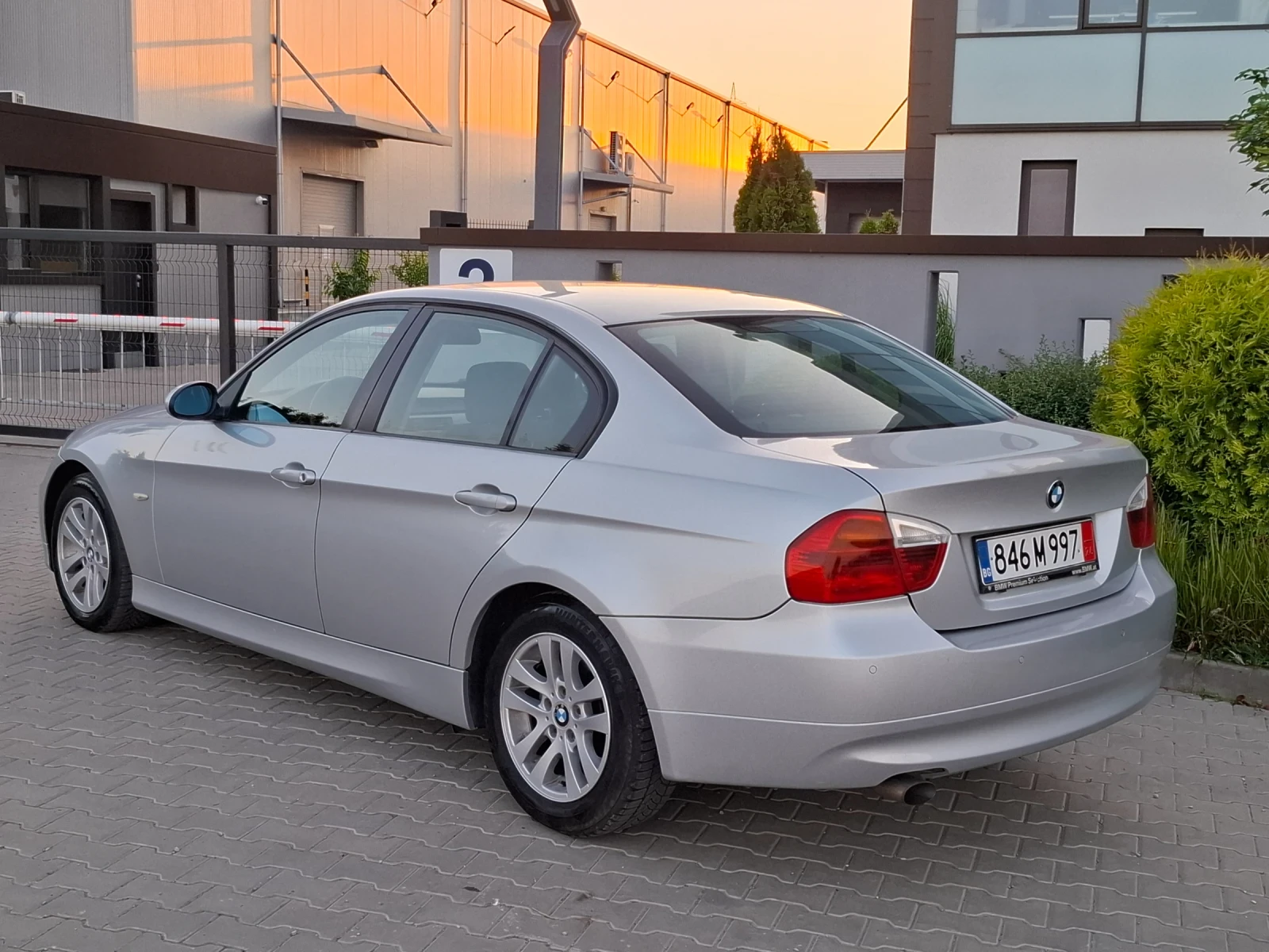 BMW 318 2.0D* (143кс)* NAVI* 6-CКОРОСТИ* HOB BHОС* , снимка 6 - Автомобили и джипове - 54839986