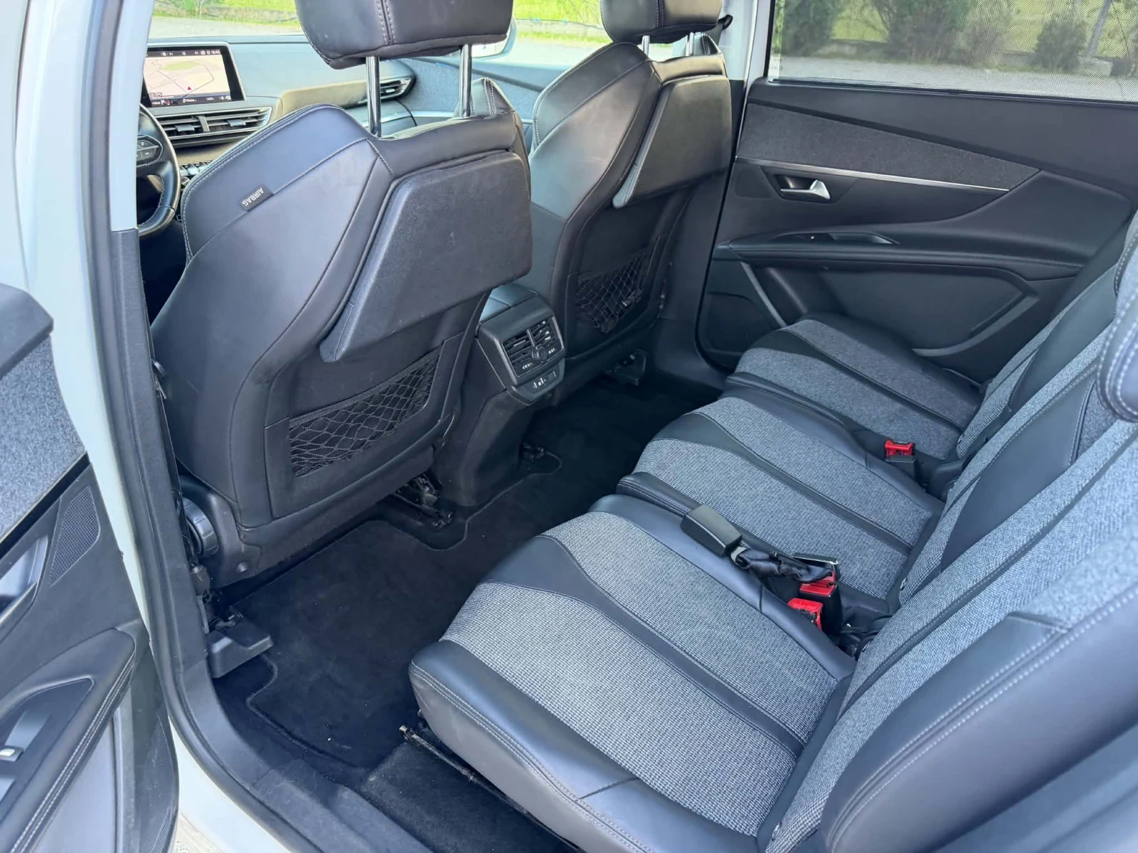 Peugeot 5008 * KEYLESS* DISTRONIC* КАМЕРА* БЯЛА ПЕРЛА* 7 МЕСТА*, снимка 11 - Автомобили и джипове - 54849304