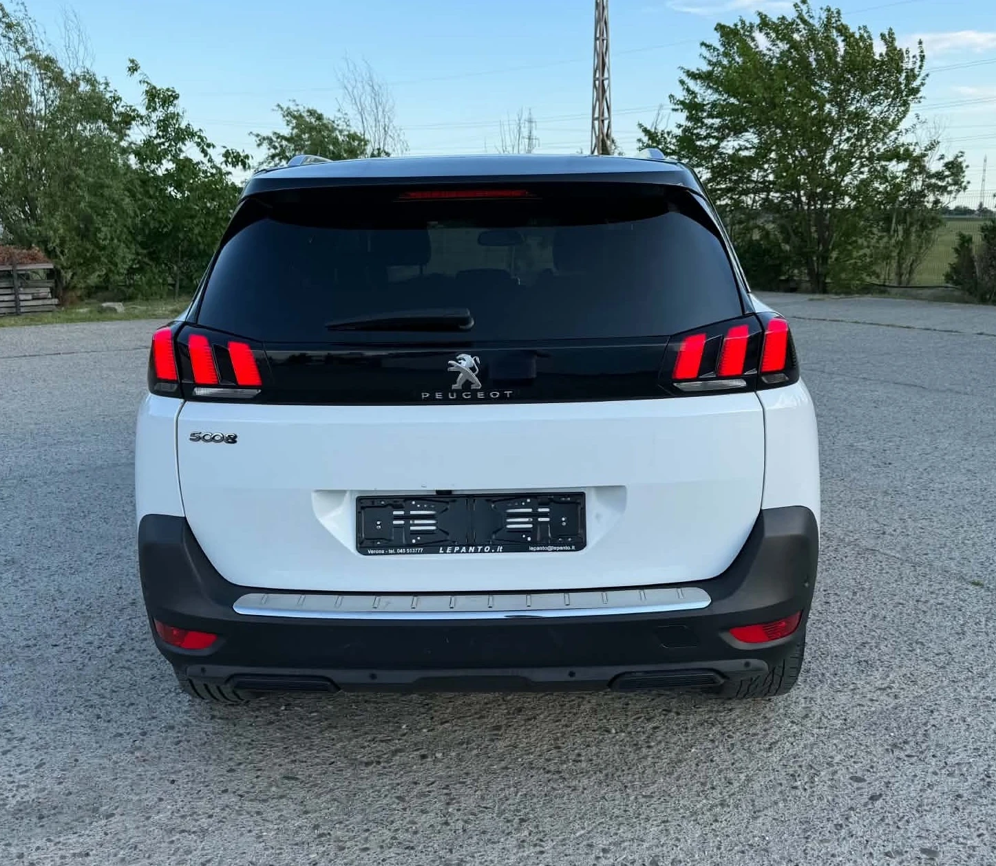 Peugeot 5008 * KEYLESS* DISTRONIC* КАМЕРА* БЯЛА ПЕРЛА* 7 МЕСТА*, снимка 8 - Автомобили и джипове - 54849304