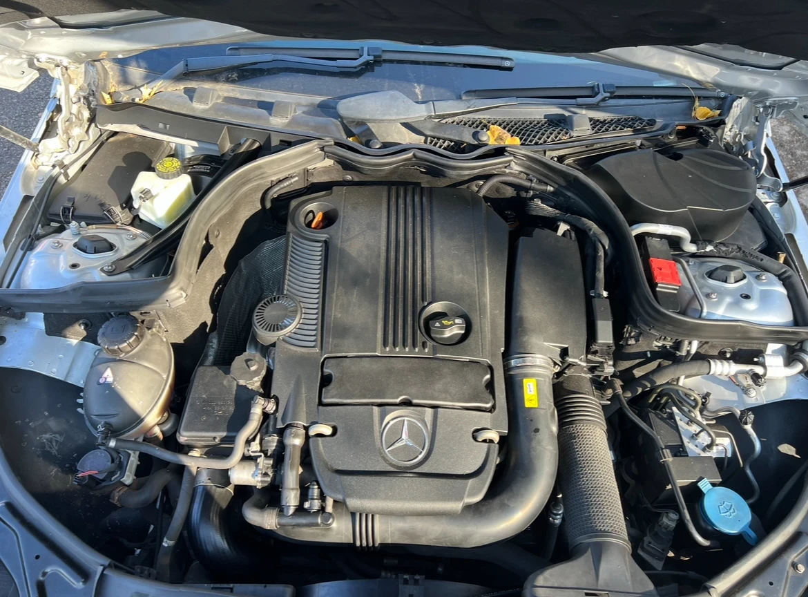 Mercedes-Benz C 180, снимка 10 - Автомобили и джипове - 54853161