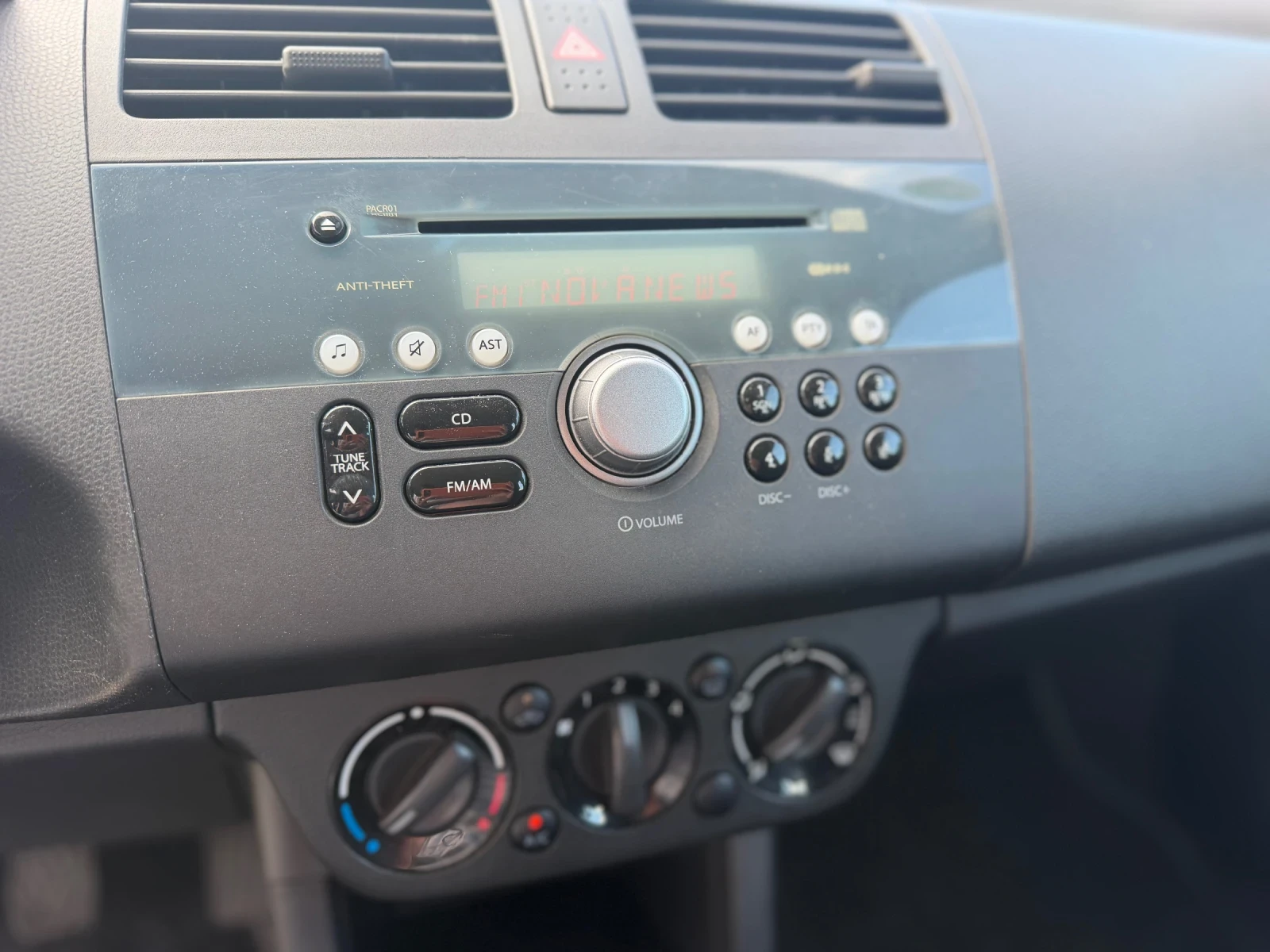 Suzuki Swift !!!51000km!!!, снимка 16 - Автомобили и джипове - 54856436