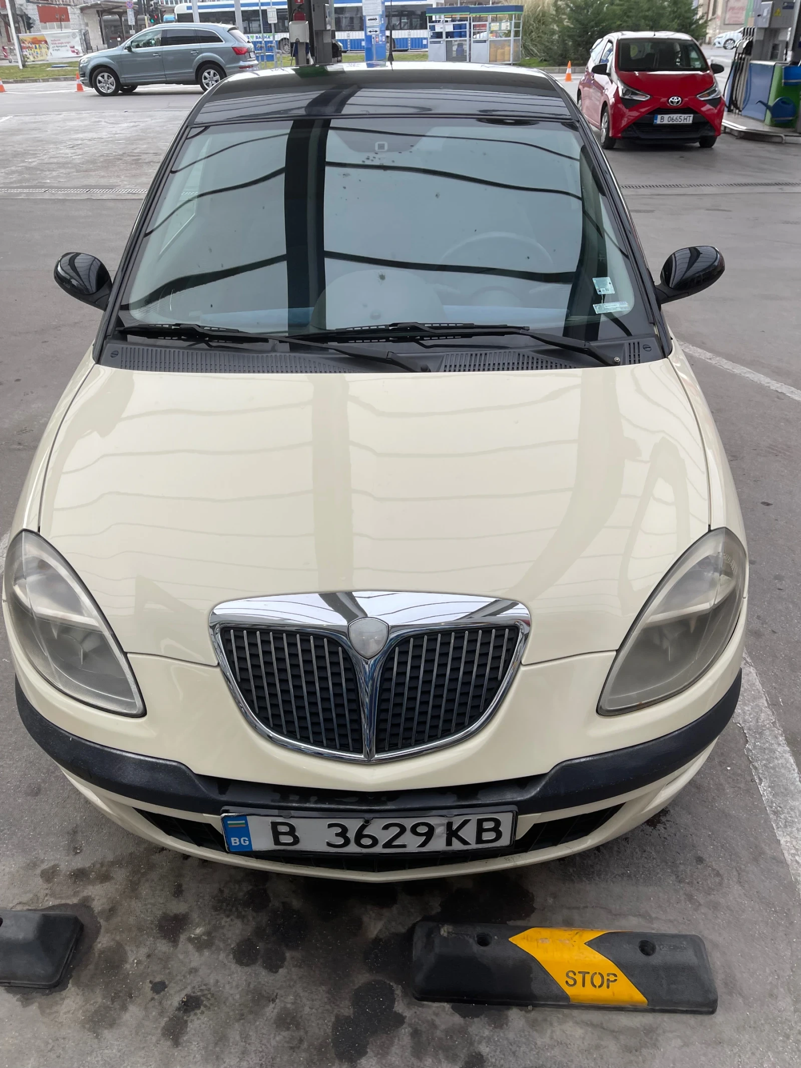 Lancia Ypsilon, снимка 2 - Автомобили и джипове - 54891558