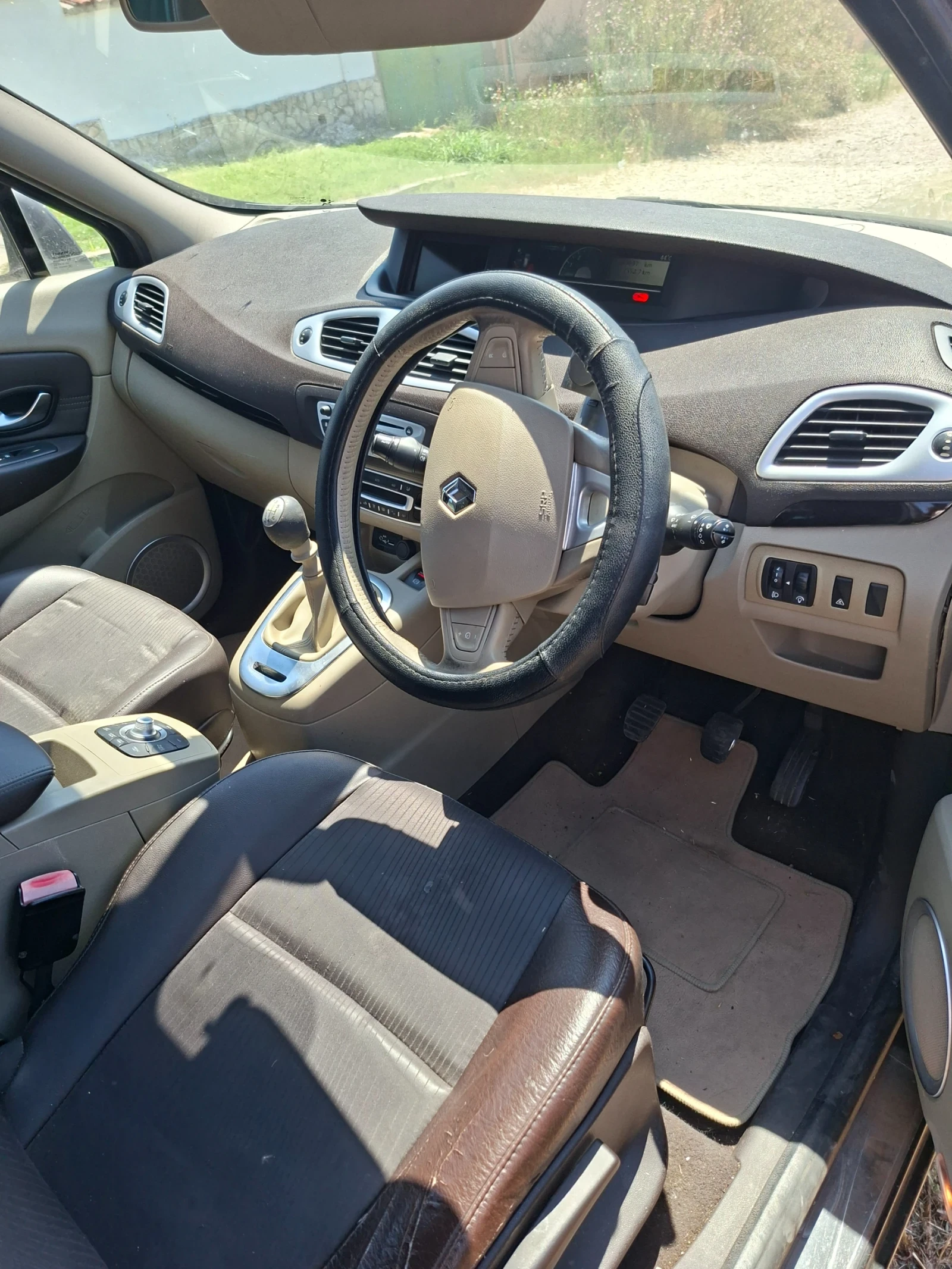 Renault Grand scenic, снимка 3 - Автомобили и джипове - 55543713