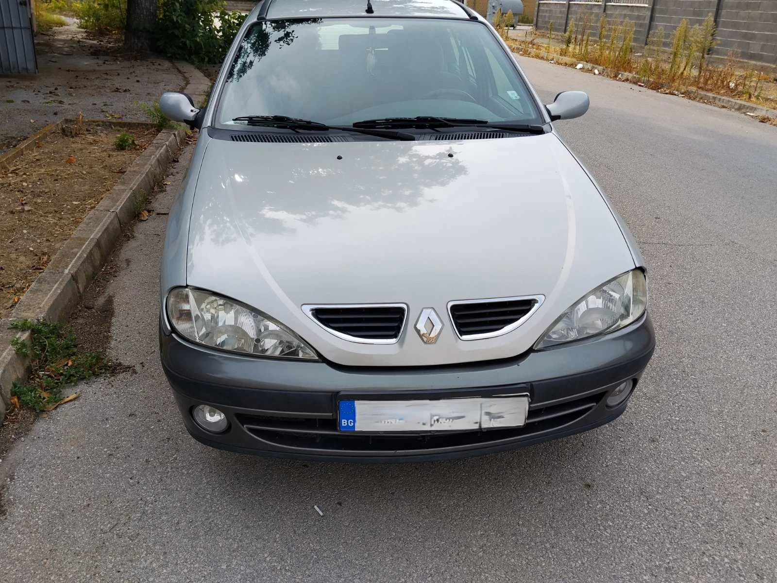 Renault Megane М1, снимка 3 - Автомобили и джипове - 56154353