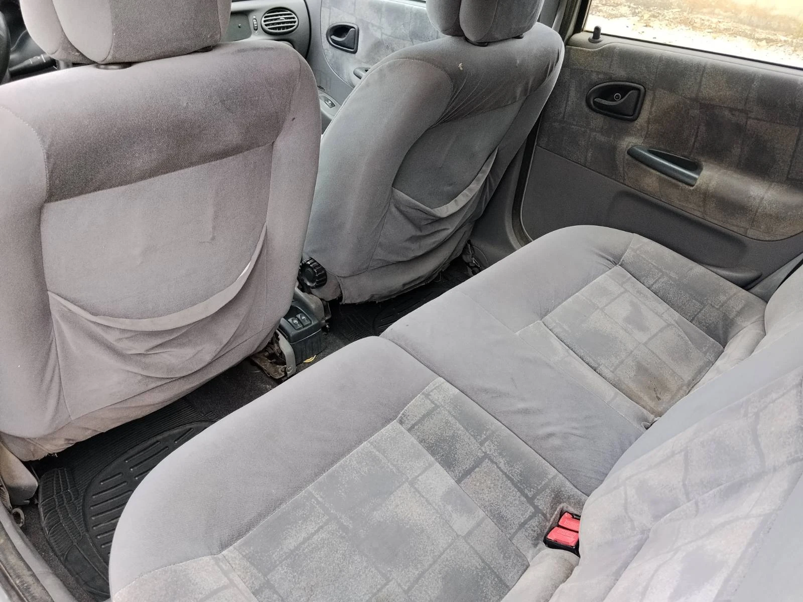 Renault Megane М1, снимка 7 - Автомобили и джипове - 56154353