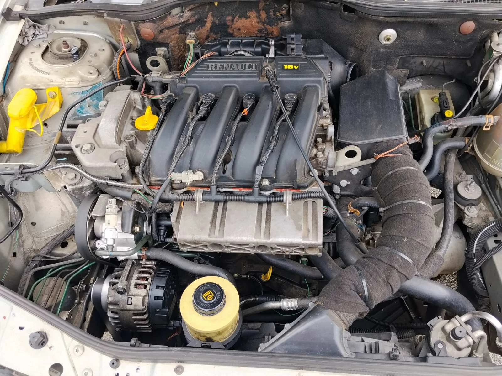 Renault Megane М1, снимка 8 - Автомобили и джипове - 56154353