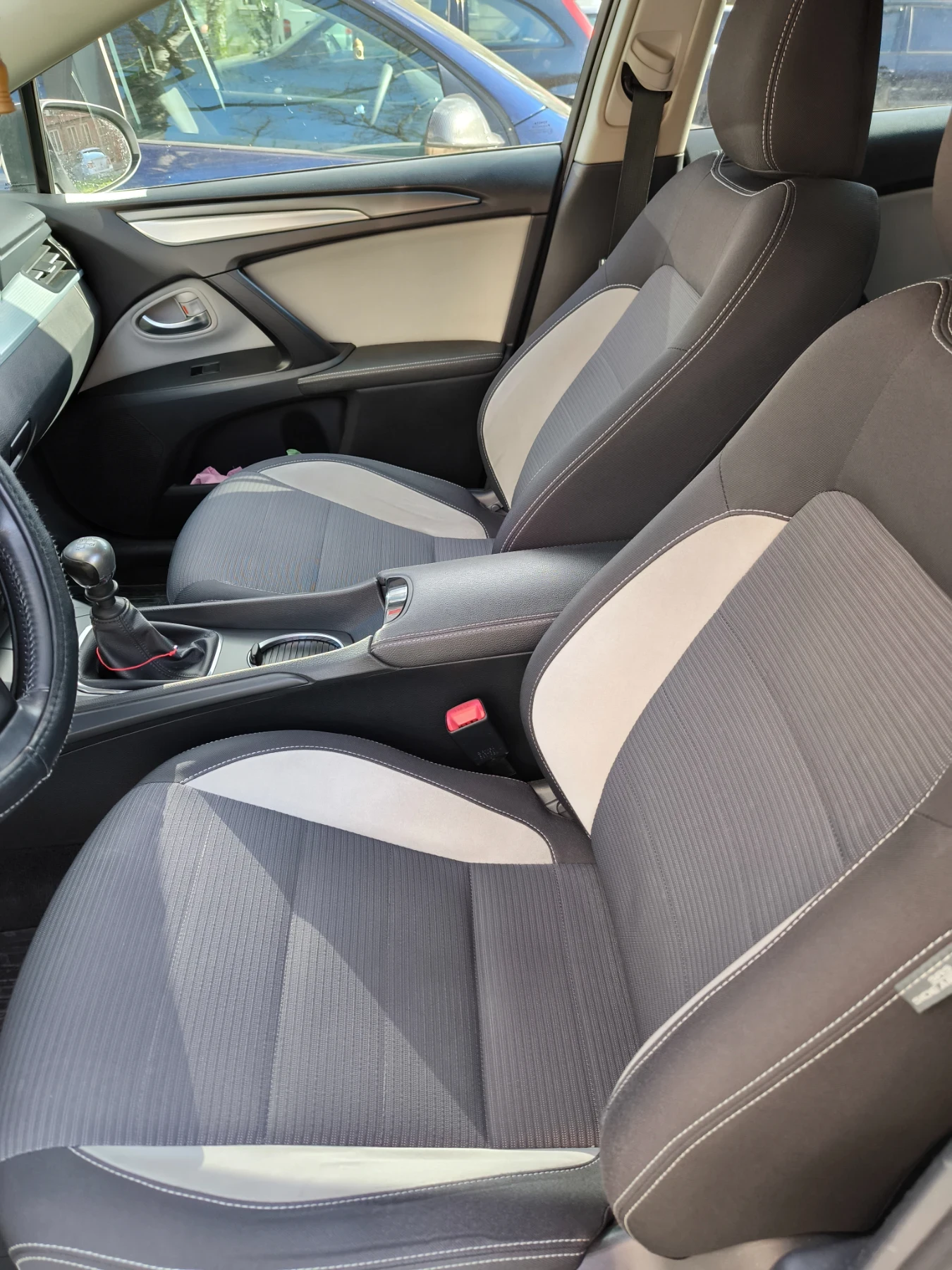 Toyota Avensis, снимка 4 - Автомобили и джипове - 56545783