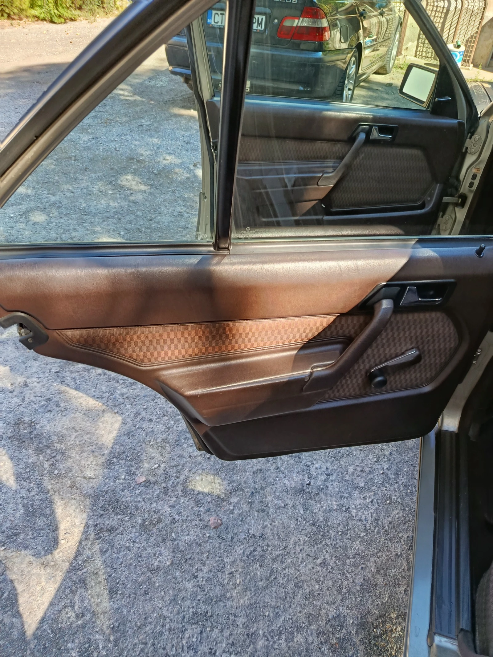Mercedes-Benz 190, снимка 15 - Автомобили и джипове - 56553557
