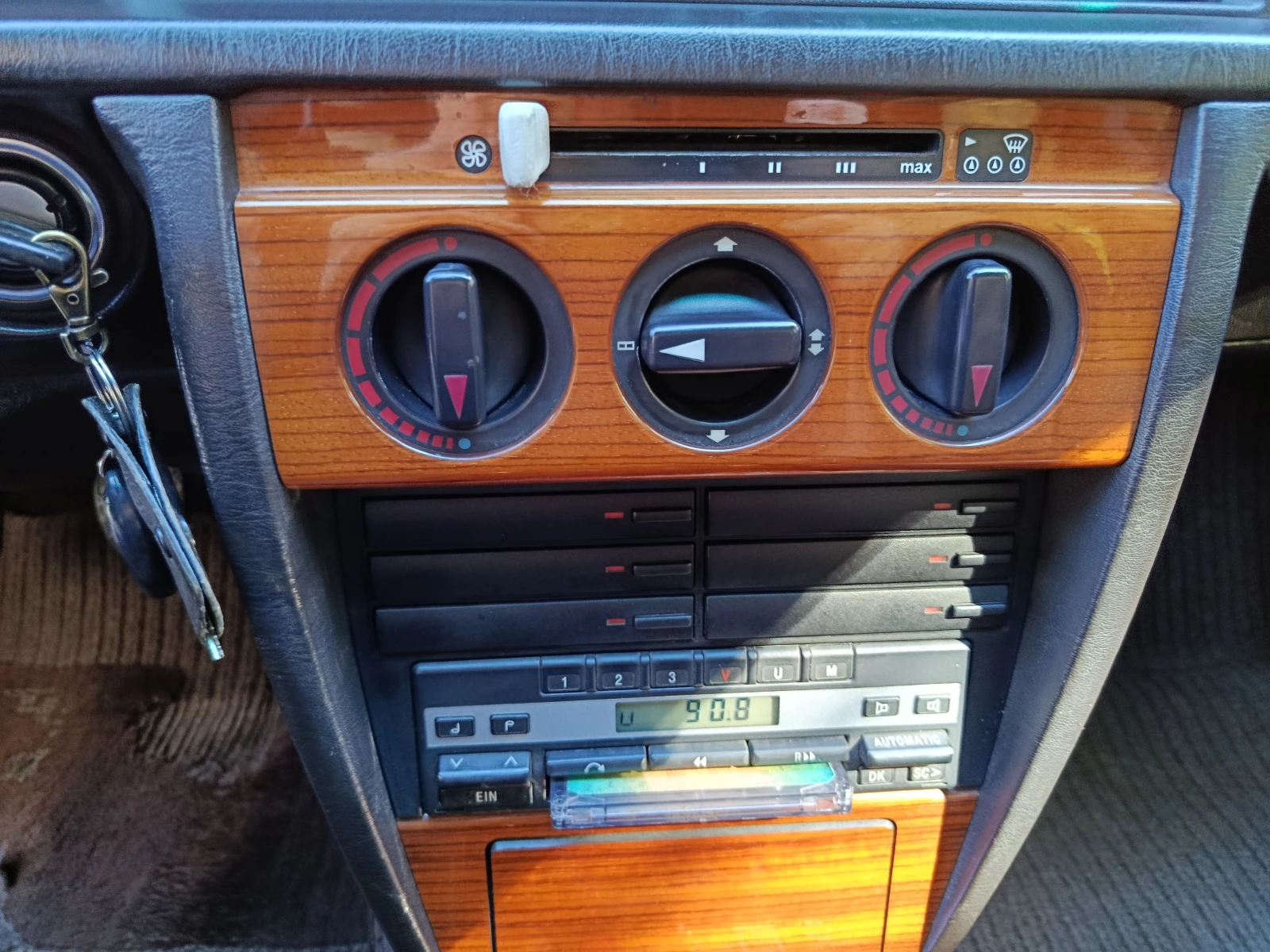 Mercedes-Benz 190, снимка 9 - Автомобили и джипове - 56553557