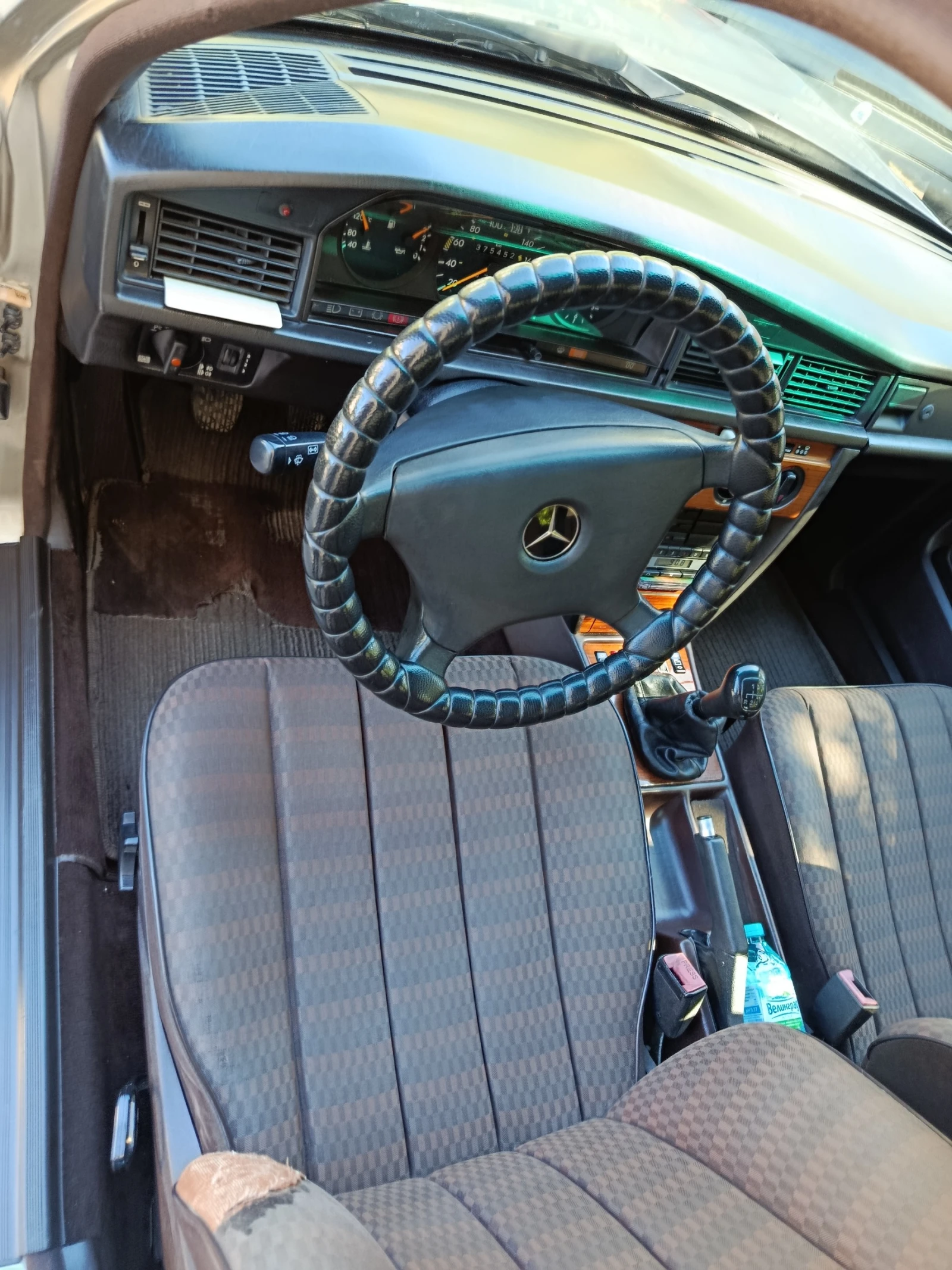 Mercedes-Benz 190, снимка 8 - Автомобили и джипове - 56553557