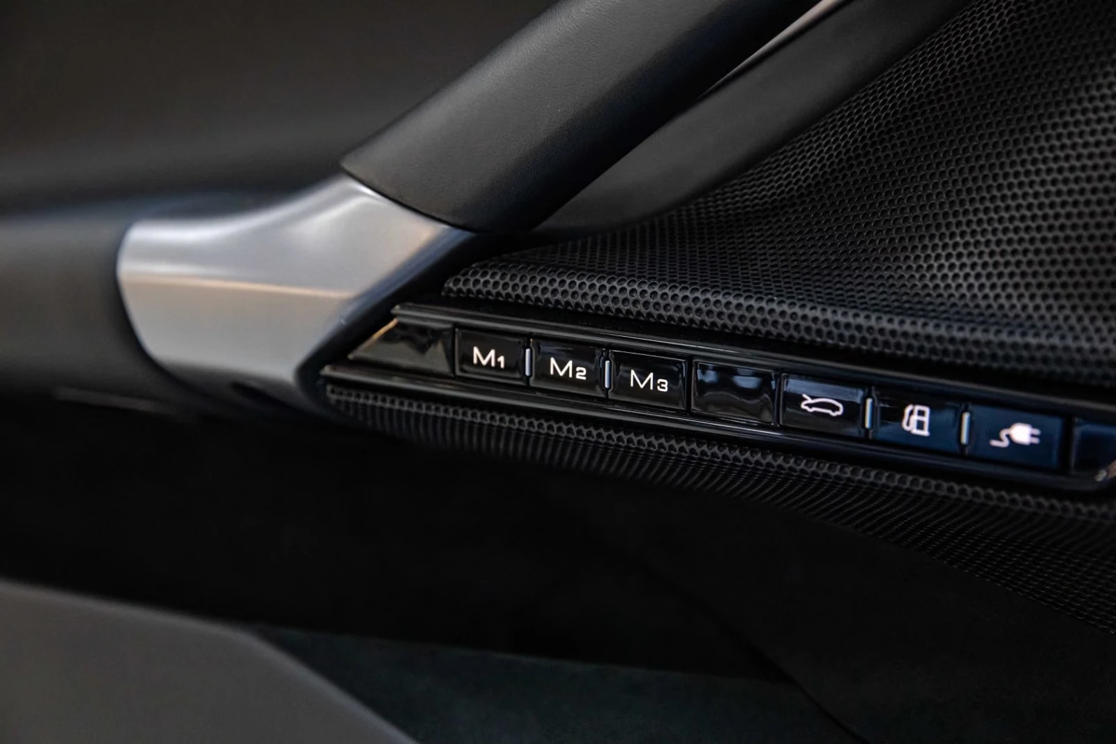 Ferrari SF 90 SPIDER/LIFT/CARBON/ADAS/360/VENT/HUD/ | Mobile.bg � ����������� 13