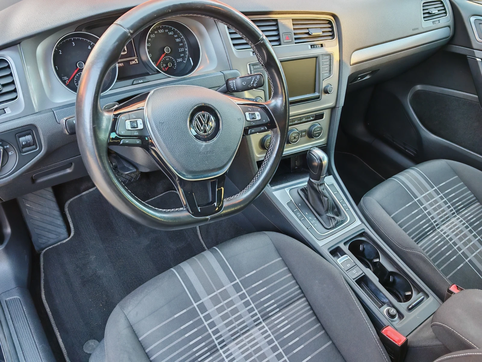 VW Golf, снимка 7 - Автомобили и джипове - 56637068