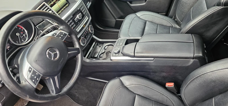 Mercedes-Benz ML 350 4Matic/AMG , снимка 12 - Автомобили и джипове - 52638287