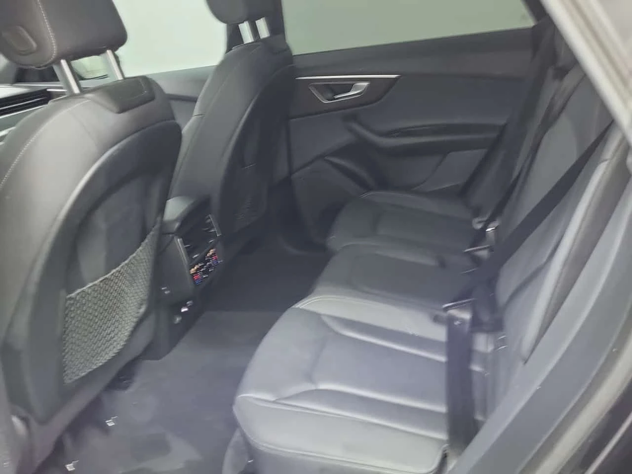 Audi Q8 * PROGRESSIV * CARFAX * ЦЕНА ДО БГ, снимка 12 - Автомобили и джипове - 53772578