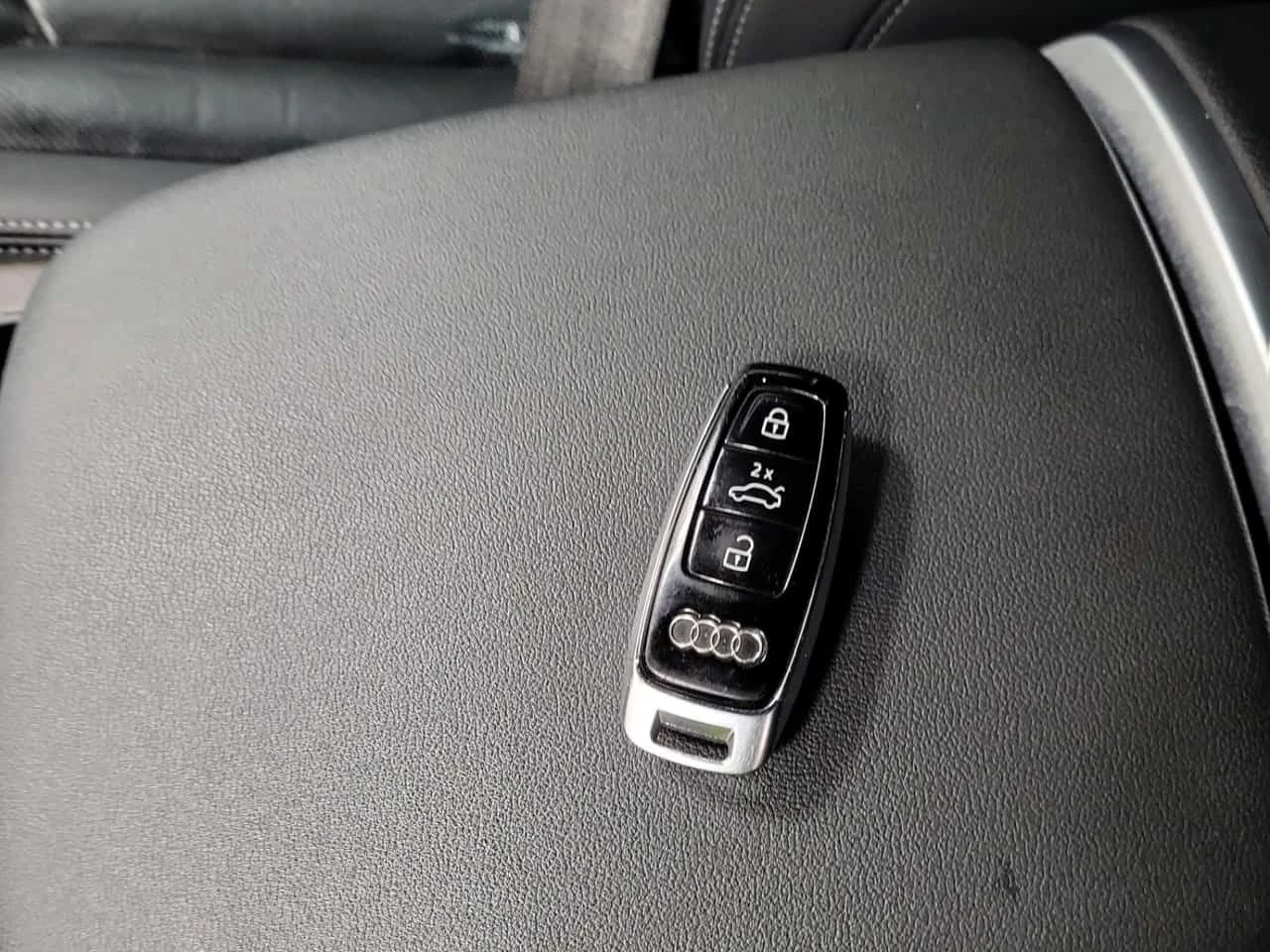 Audi Q8 * PROGRESSIV * CARFAX * ЦЕНА ДО БГ, снимка 13 - Автомобили и джипове - 53772578