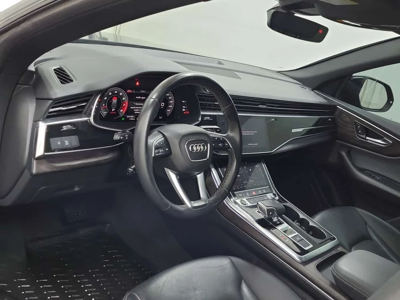 Audi Q8 * PROGRESSIV * CARFAX * ЦЕНА ДО БГ, снимка 8 - Автомобили и джипове - 53772578