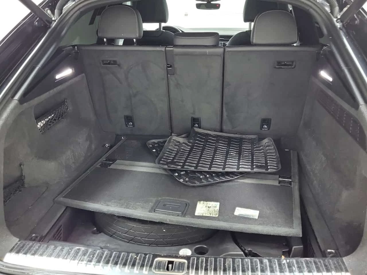 Audi Q8 * PROGRESSIV * CARFAX * ЦЕНА ДО БГ, снимка 14 - Автомобили и джипове - 53772578