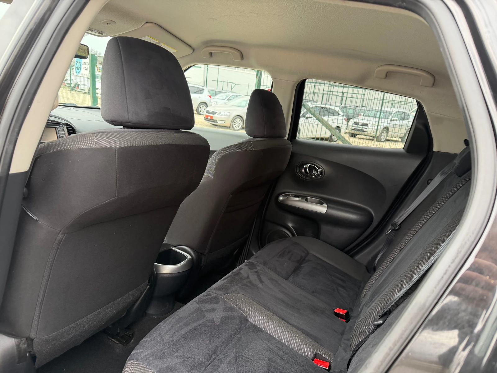 Nissan Juke 1.6i 16v/117p.s-Navi/Kayless Go-UNIKAT/78000km!!!!, снимка 11 - Автомобили и джипове - 53892547