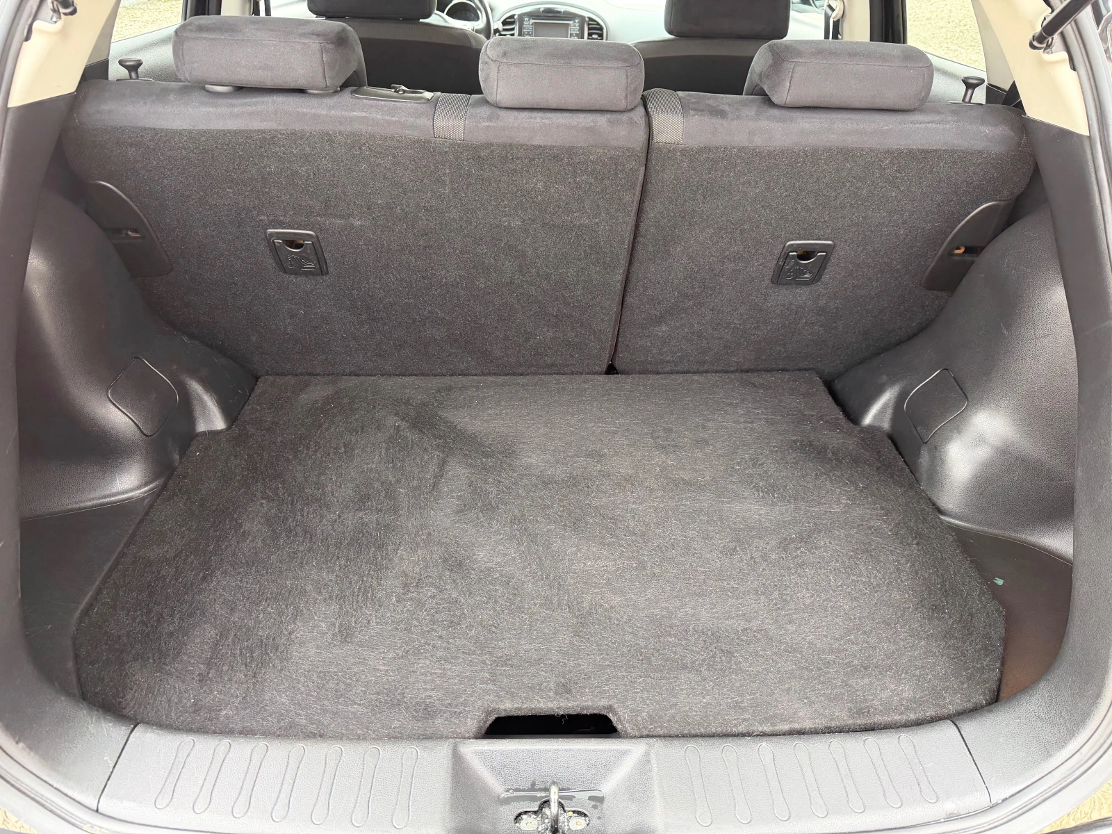 Nissan Juke 1.6i 16v/117p.s-Navi/Kayless Go-UNIKAT/78000km!!!!, снимка 15 - Автомобили и джипове - 53892547