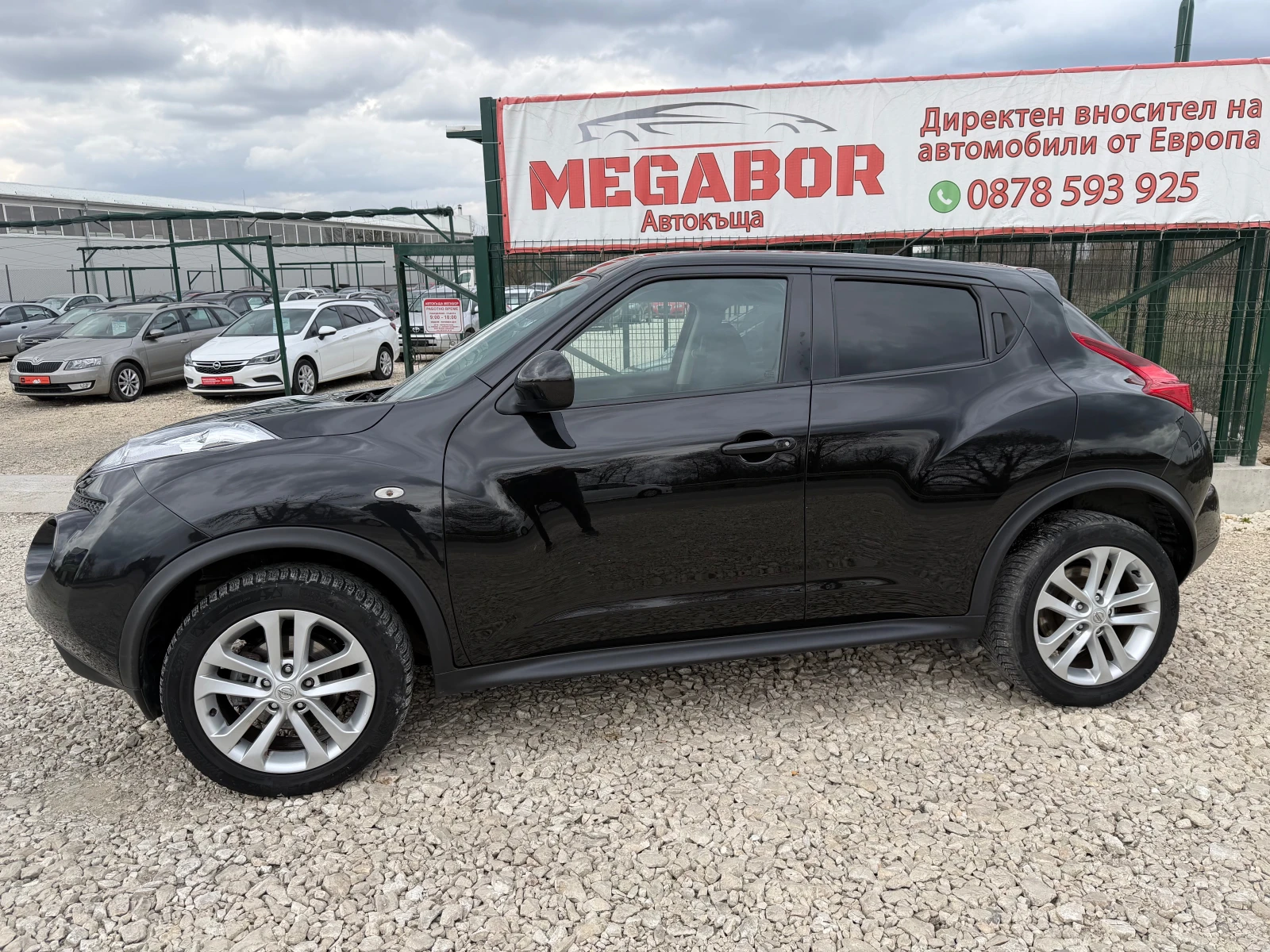 Nissan Juke 1.6i 16v/117p.s-Navi/Kayless Go-UNIKAT/78000km!!!!, снимка 7 - Автомобили и джипове - 53892547