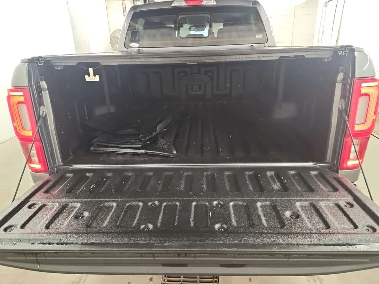 Ford Ranger XLT CREW CAB SHORT BED * 2 КЛЮЧА* CARFAX * , снимка 14 - Автомобили и джипове - 54376511