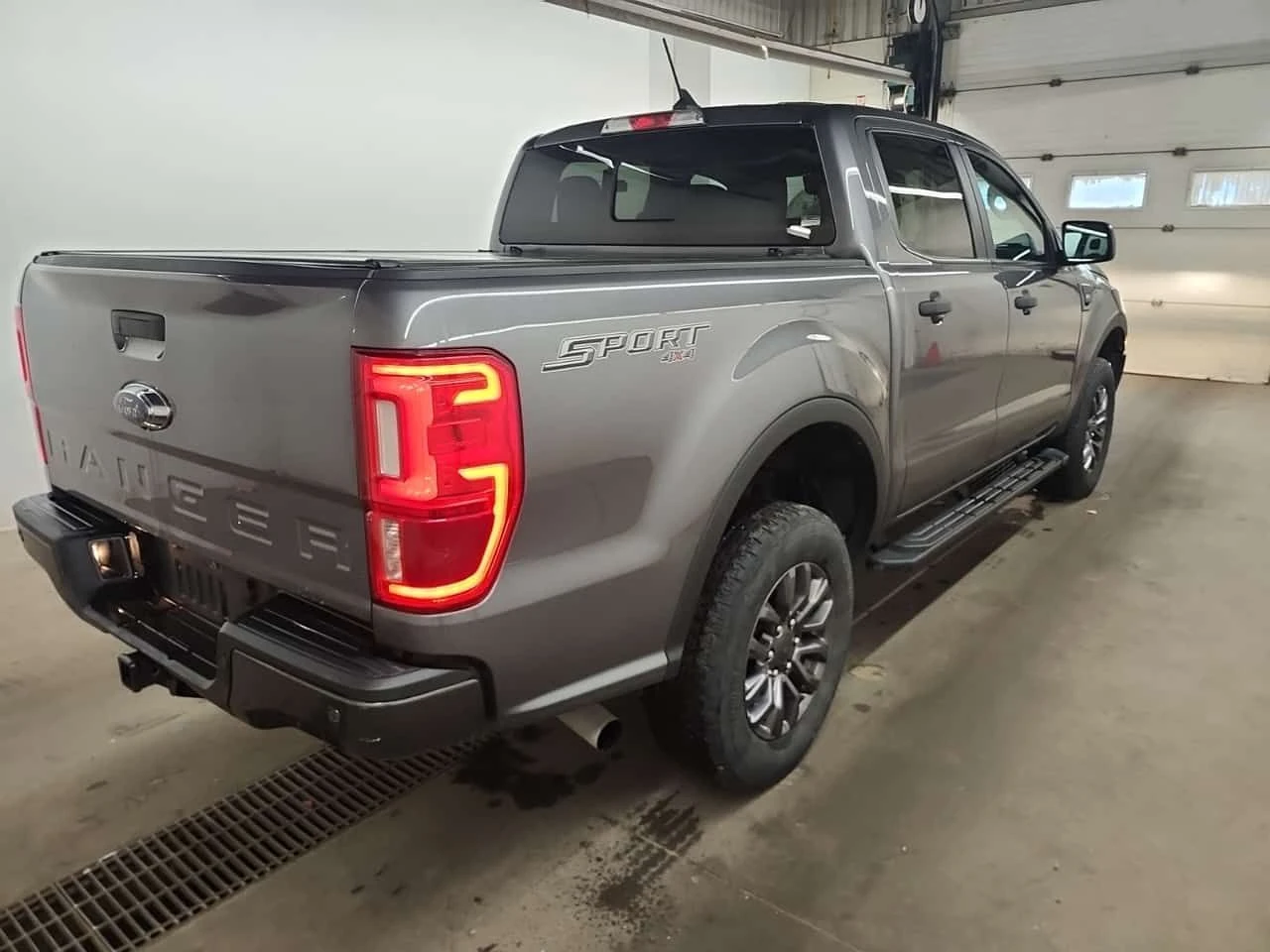 Ford Ranger XLT CREW CAB SHORT BED * 2 КЛЮЧА* CARFAX * , снимка 3 - Автомобили и джипове - 54376511