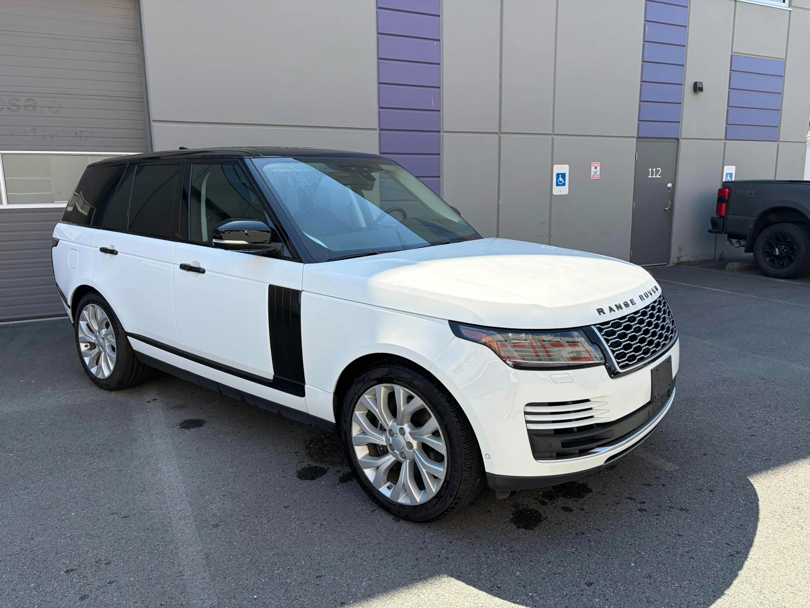 Land Rover Range rover V8 Supercharged SWB * CARFAX * АВТО КРЕДИТ * , снимка 3 - Автомобили и джипове - 54715062