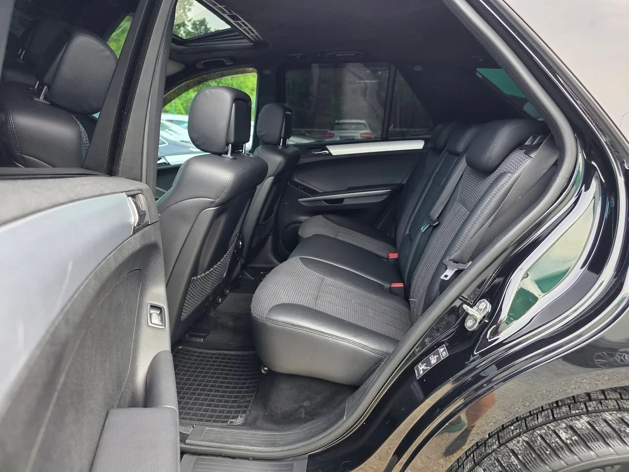 Mercedes-Benz ML 320 320CDI SPORT 224K.C. / АНДРОИД / ШИБЕДАХ / КОЖА, снимка 9 - Автомобили и джипове - 54877530
