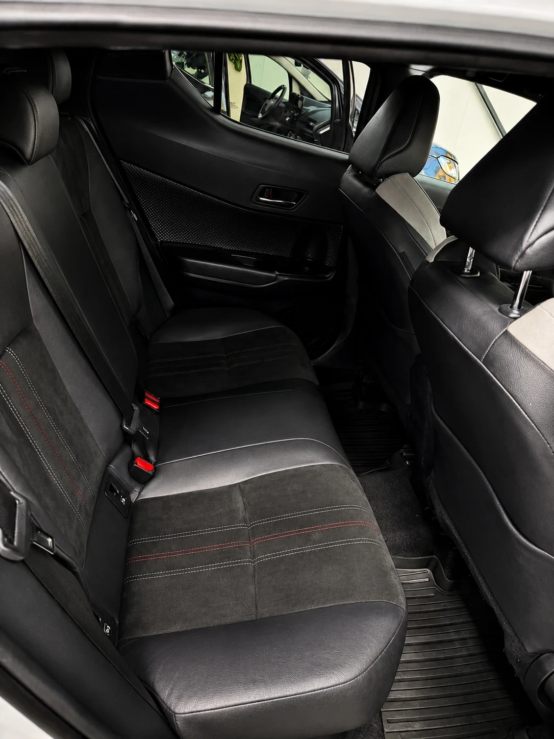 Toyota C-HR Toyota C-HR GR Sport 2.0 Hybrid, снимка 9 - Автомобили и джипове - 55275762
