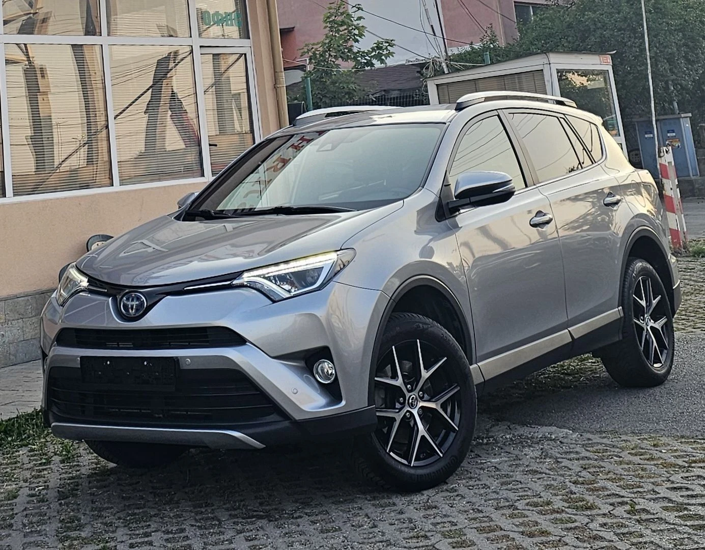 Toyota Rav4 2.5 Hybrid Style Facelift 