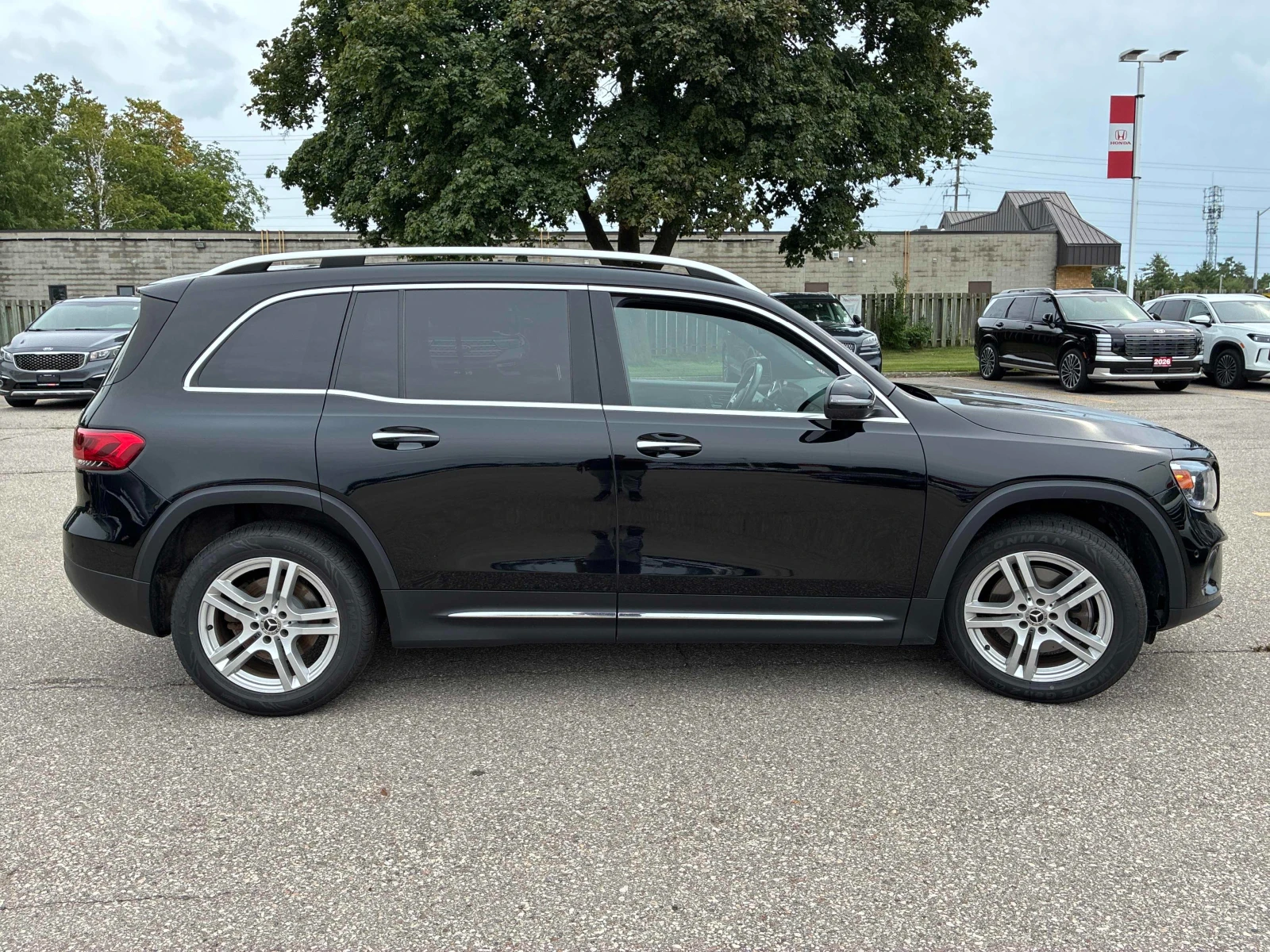 Mercedes-Benz GLB 250 4MATIC * CARFAX * AWD * NAV, снимка 3 - Автомобили и джипове - 56197149