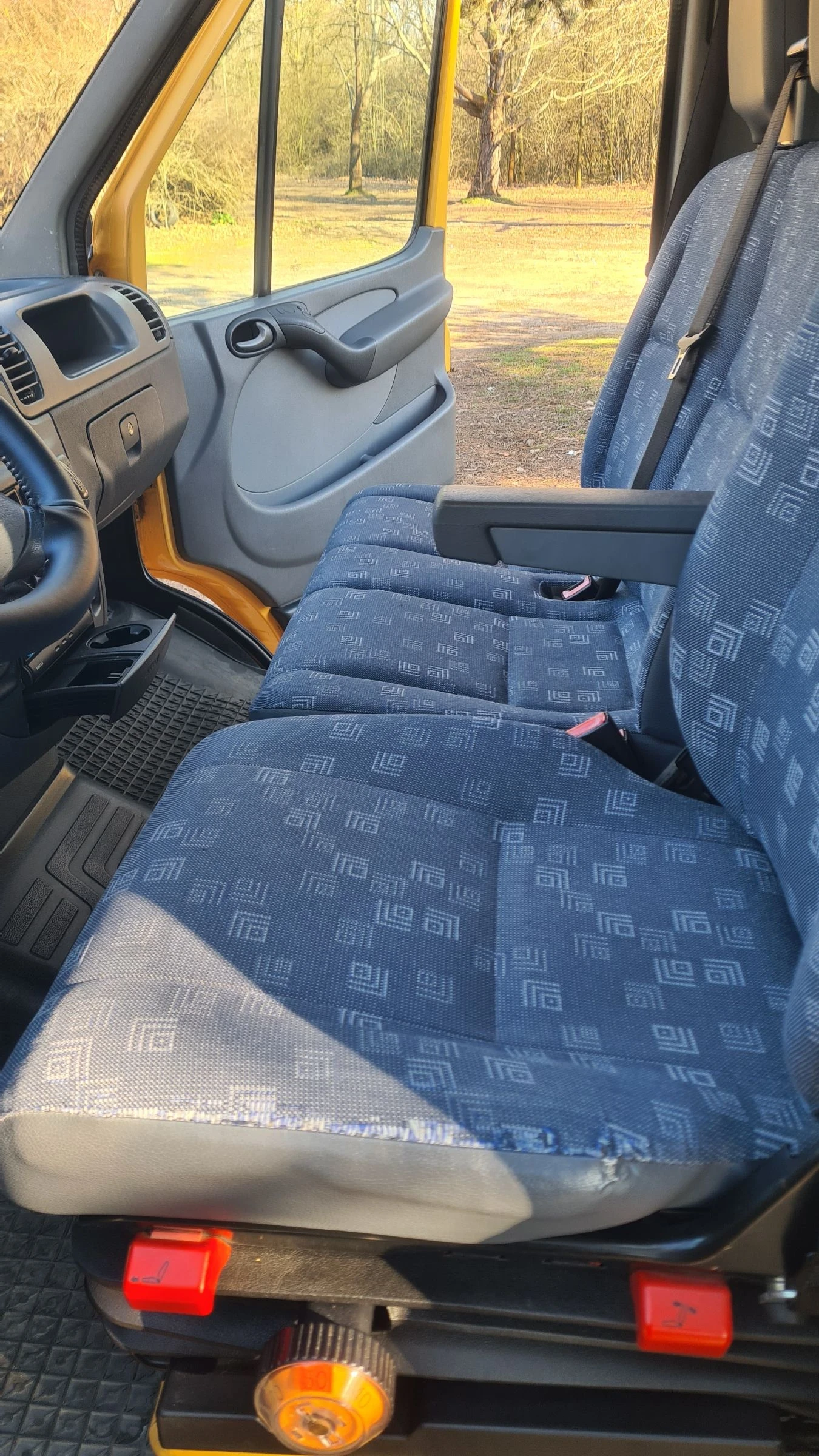 Mercedes-Benz Sprinter 313 8+ 1 Места Климатик , снимка 6 - Бусове и автобуси - 53877845
