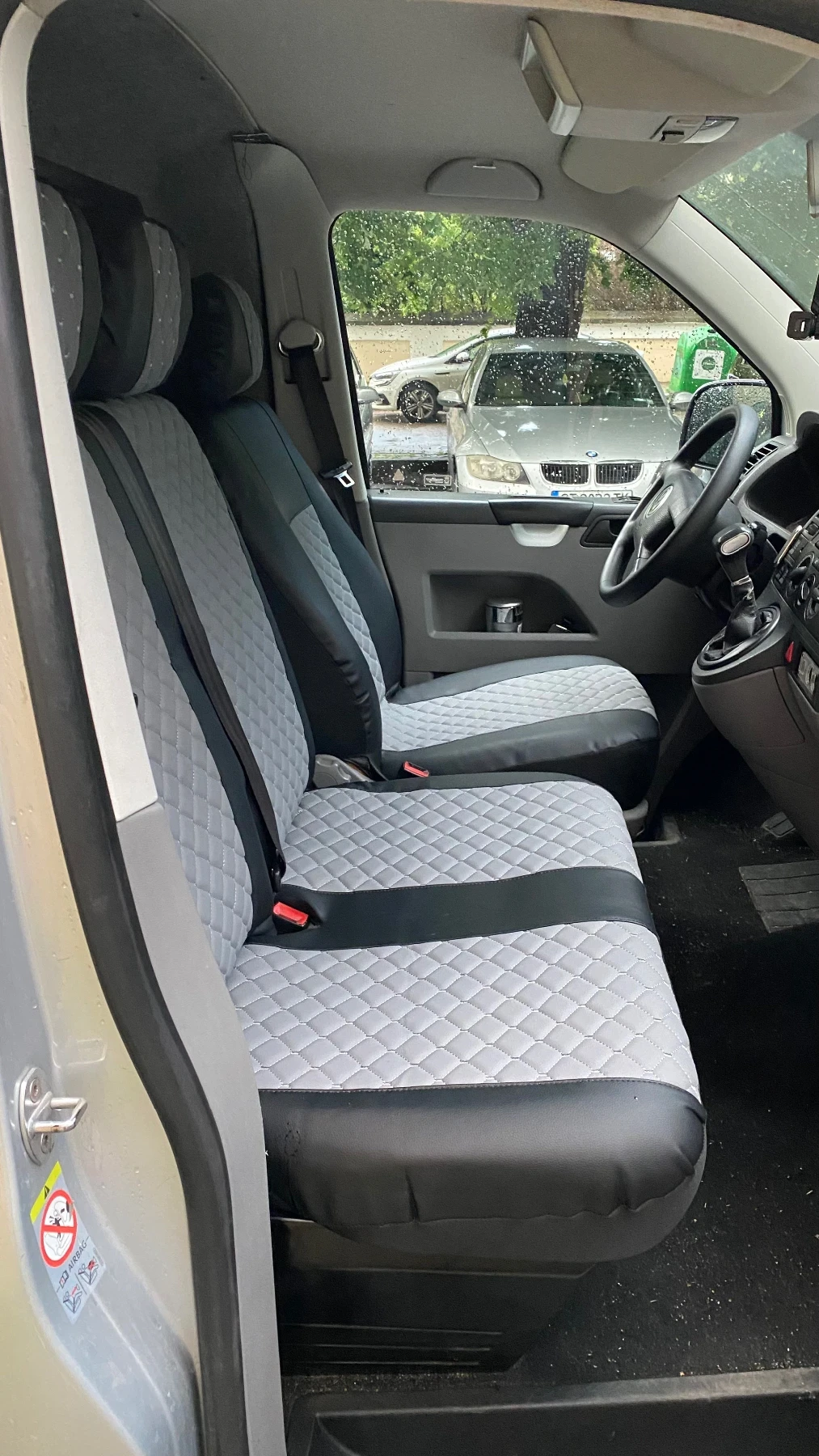 VW T5 2.5TDI 134кс, снимка 9 - Бусове и автобуси - 56606607