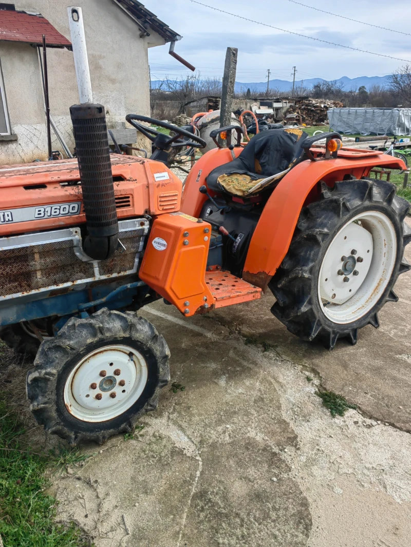 Трактор Kubota B1600 4x4 , снимка 2 - Селскостопанска техника - 53594648
