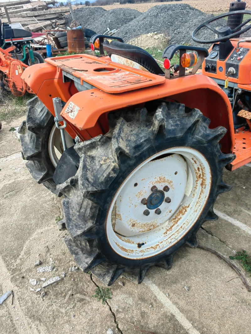 Трактор Kubota B1600 4x4 , снимка 5 - Селскостопанска техника - 53594648