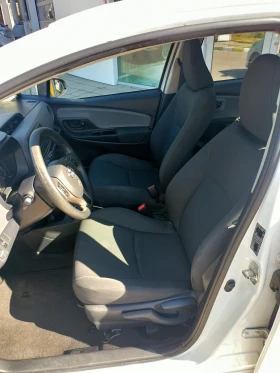 Toyota Yaris 1.5 VVT-i Hybrid e-CVT, снимка 7