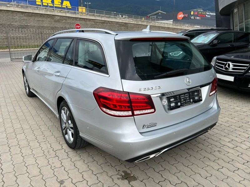 Mercedes-Benz E 250 7м., 4х4, Автомат, Нави, Кожа, Подгрев, снимка 4 - Автомобили и джипове - 42986513