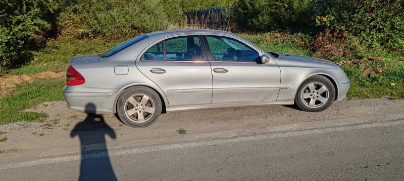 Mercedes-Benz E 320, снимка 4 - Автомобили и джипове - 47387688