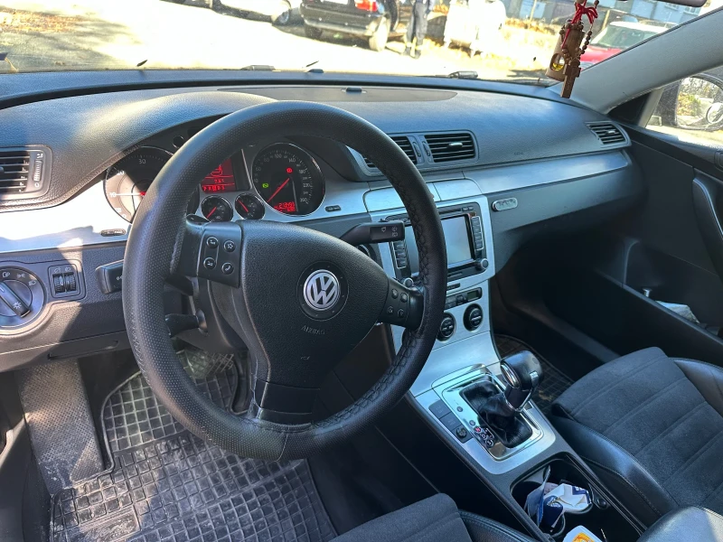 VW Passat 2.0TDI, снимка 14 - Автомобили и джипове - 48086522