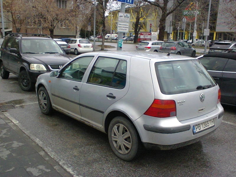 VW Golf 4    КЛИМАТИК , снимка 5 - Автомобили и джипове - 49548654