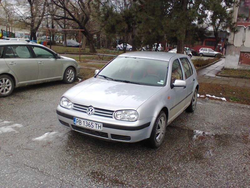 VW Golf 4    КЛИМАТИК , снимка 3 - Автомобили и джипове - 49548654