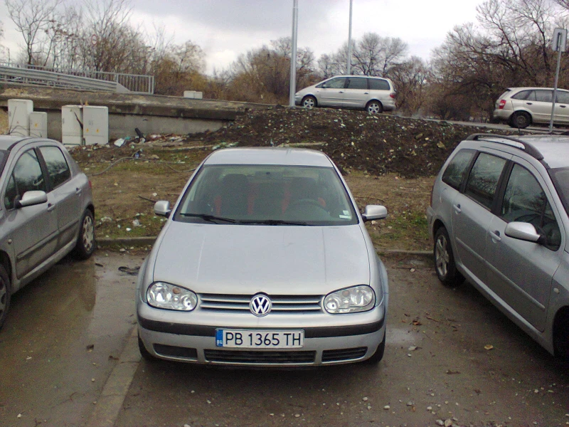 VW Golf 4    КЛИМАТИК , снимка 1 - Автомобили и джипове - 49548654