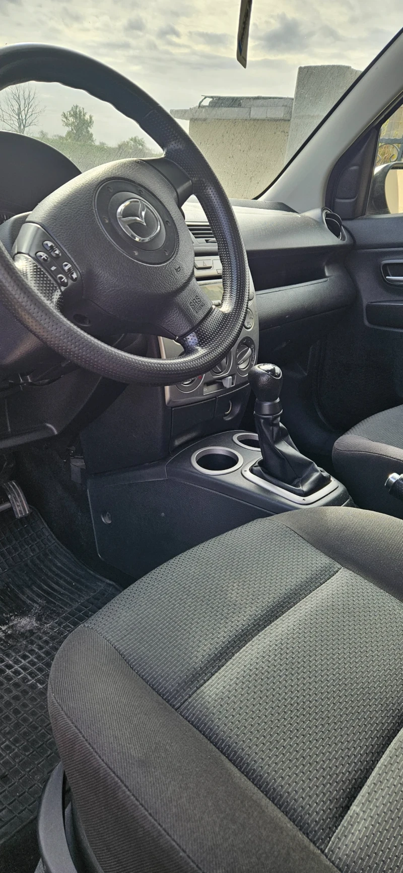 Mazda 2, снимка 5 - Автомобили и джипове - 52597778