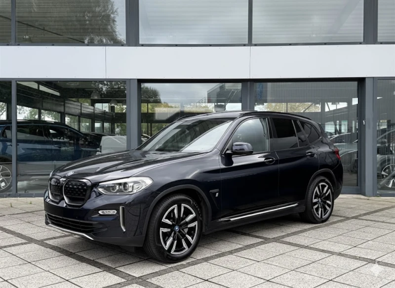 BMW iX3, снимка 2 - Автомобили и джипове - 52705267